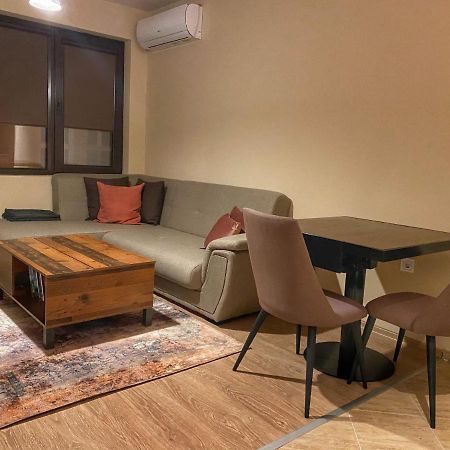 Stylish Urban Apart New 2021 Close To The Beach Varna Esterno foto