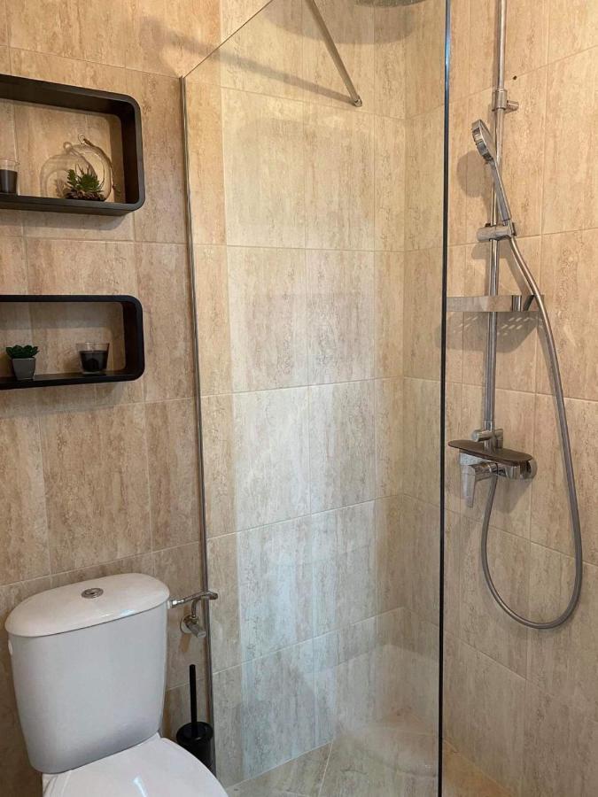 Stylish Urban Apart New 2021 Close To The Beach Varna Esterno foto