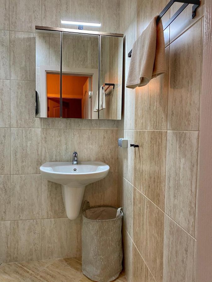 Stylish Urban Apart New 2021 Close To The Beach Varna Esterno foto