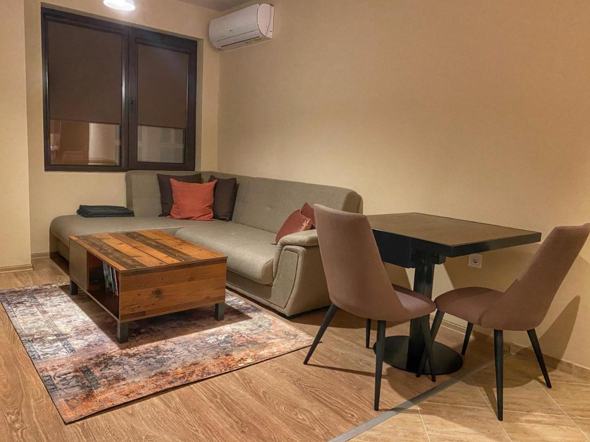 Stylish Urban Apart New 2021 Close To The Beach Varna Esterno foto
